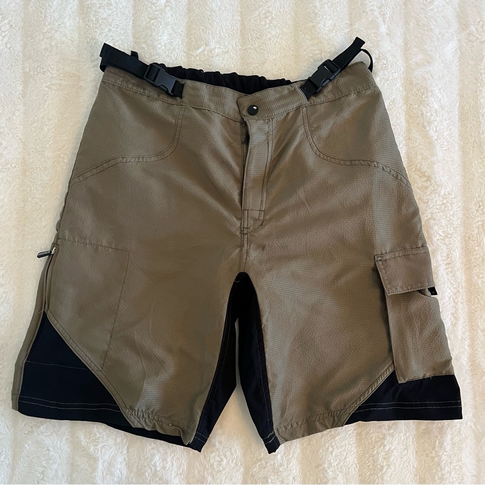 Trek Shorts Tan & Black Men’s L